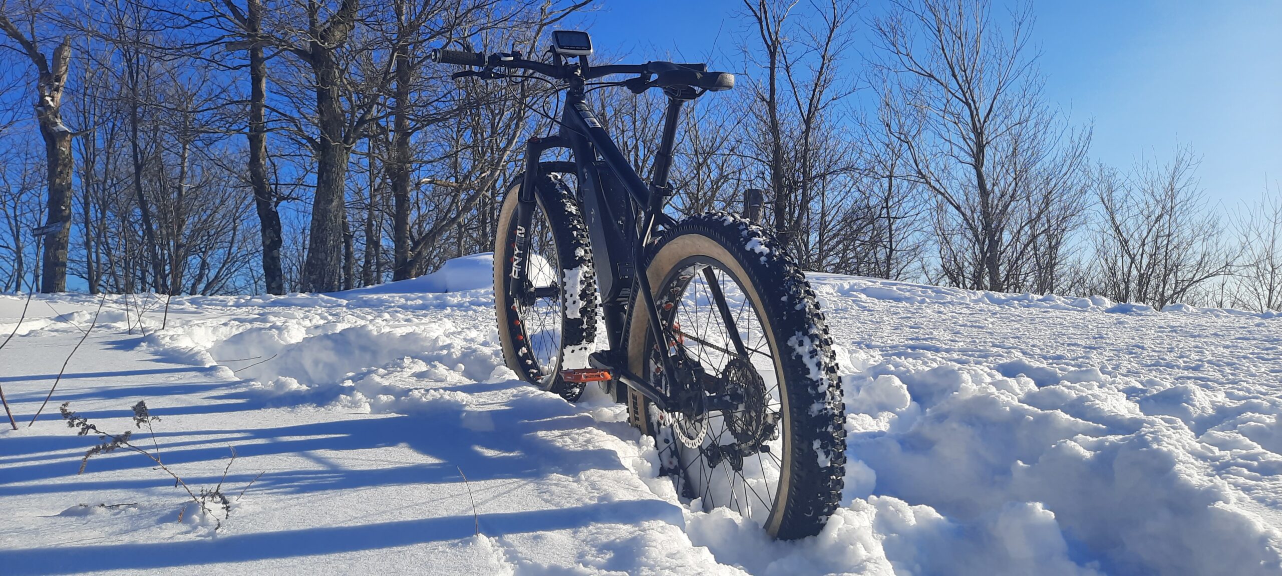 Fat Bike UGO Cycle randonée en hiver sur neige