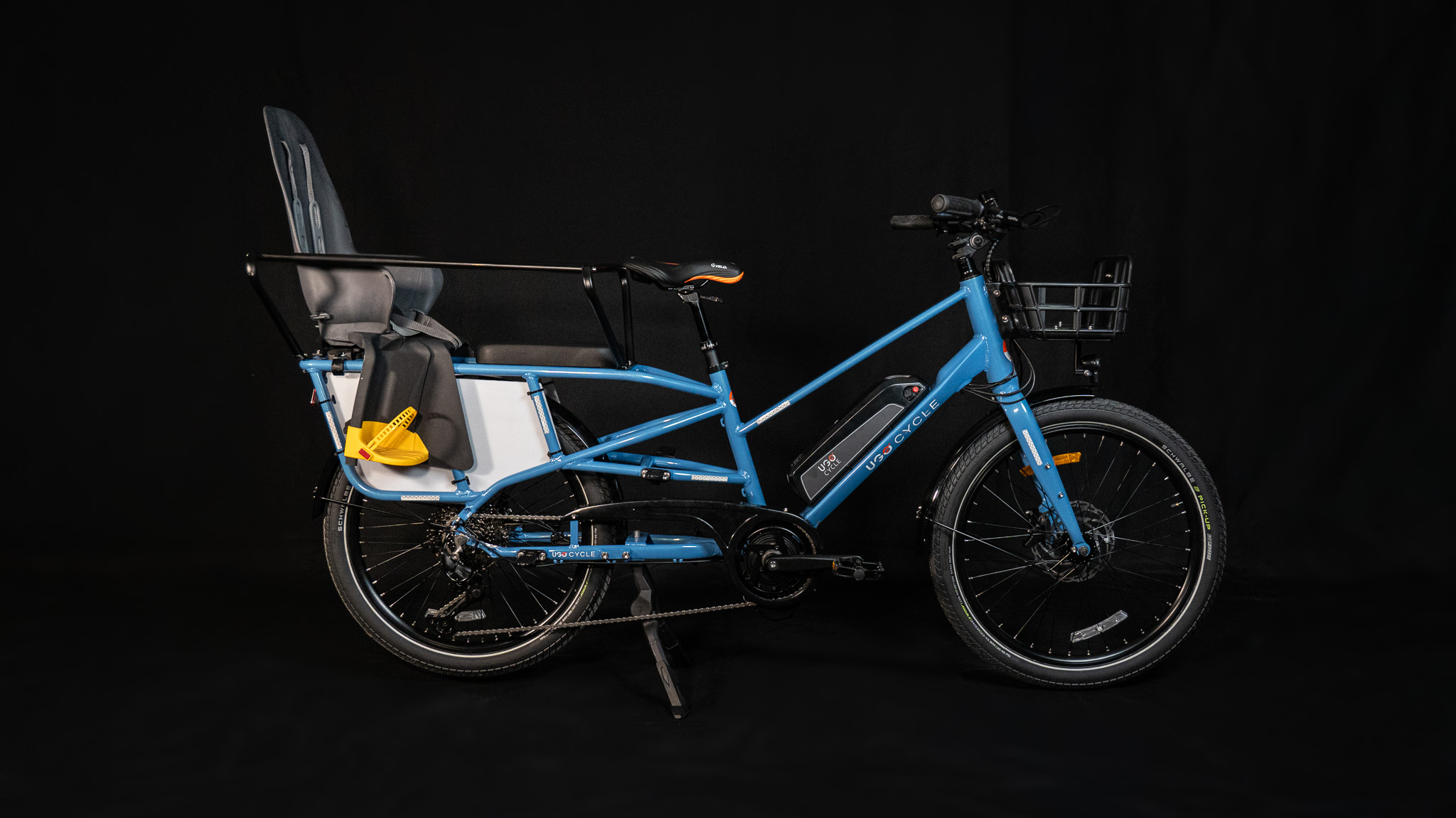 vUGO Atlas (gauche) : 1 siège bébé (option), moteur 120Nm et freins 4 pistons. Grand Montréal.
